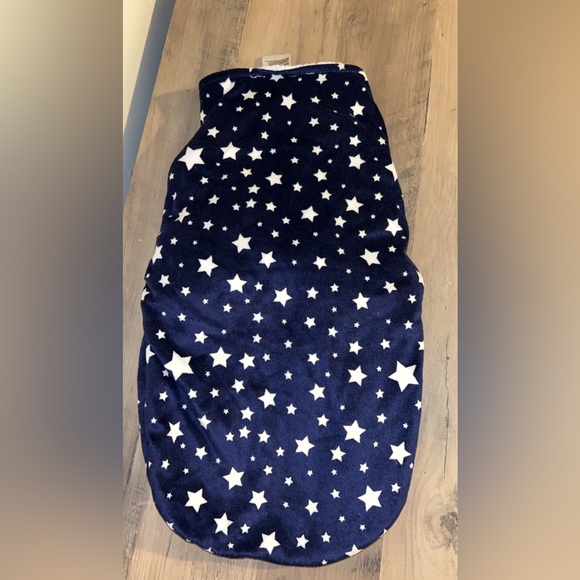 Very soft, fleece with Velcro baby swaddle, very warm, very snuggly. White/blue - Picture 3 of 6